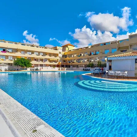 Marina Palace Адехе
